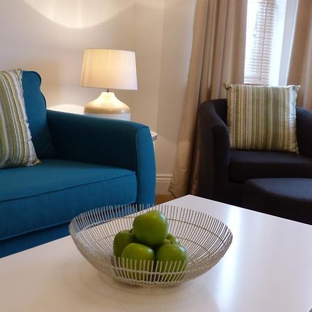 St Raphael House, City Centre Charming Apartments Basingstoke Exterior foto